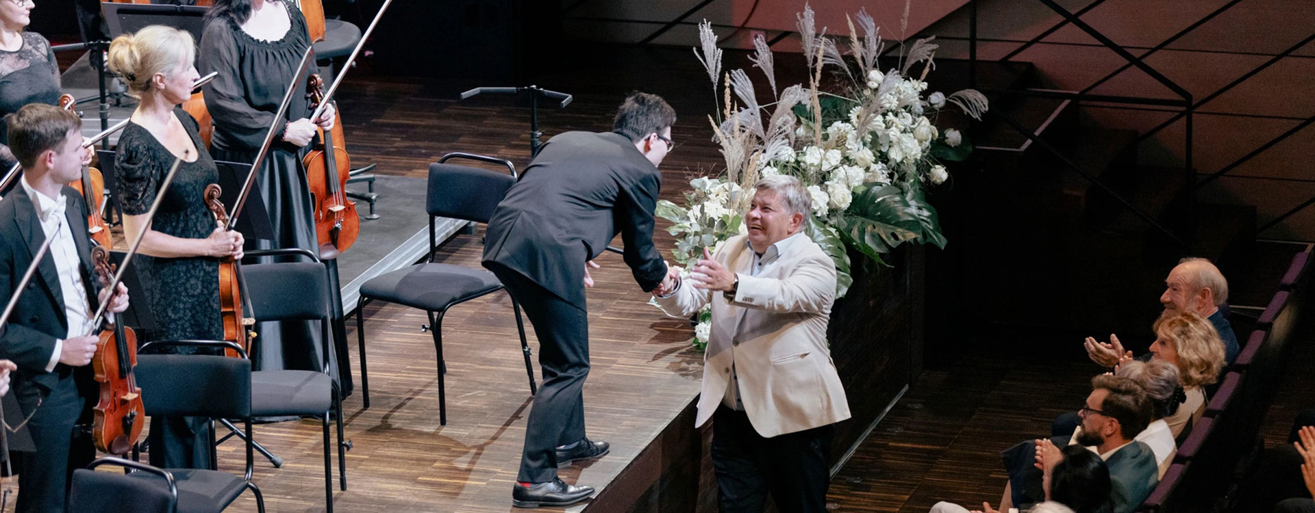 Tarmo Peltokoski Conducts Holst, Williams and Maskats - Latvian National Symphony Orchestra