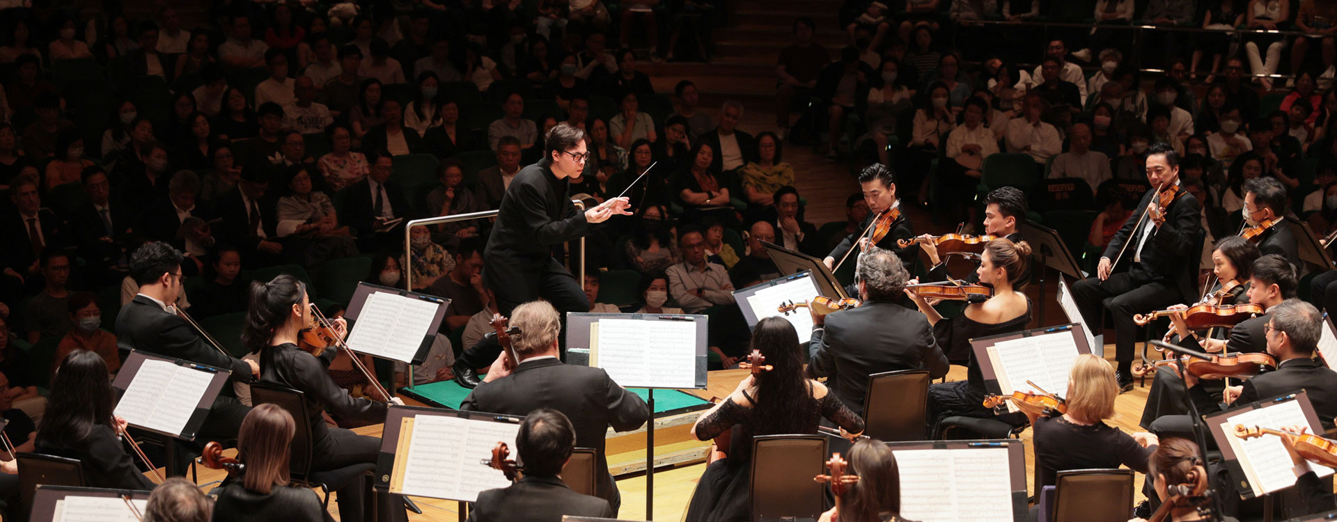 Tarmo Peltokoski & Daniel Lozakovich - Hong Kong Philharmonic Orchestra